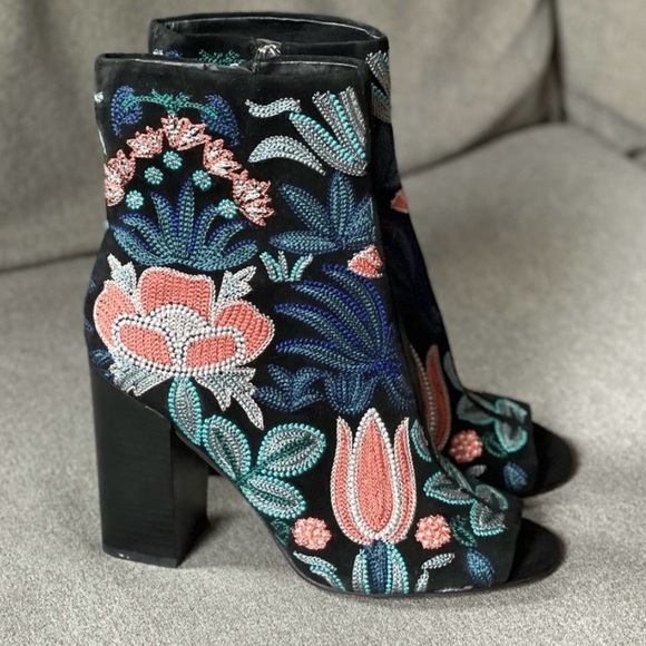Rebecca Minkoff “Billie” Embroidered Open Toe Suede Booties Size 7.5 - Picture 12 of 14
